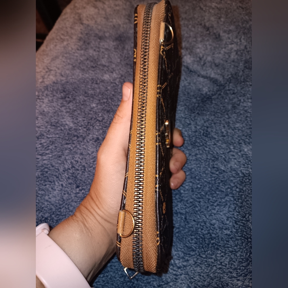Wallet - Picture 3 of 4